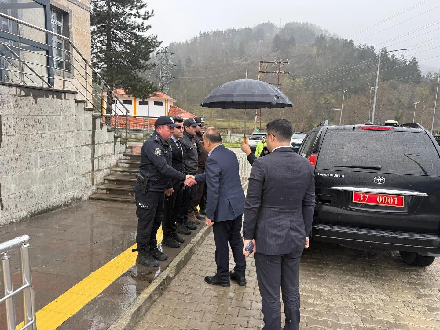 Vali Meftun Dallı Şenpazar’ı Ziyaret Etti (4)