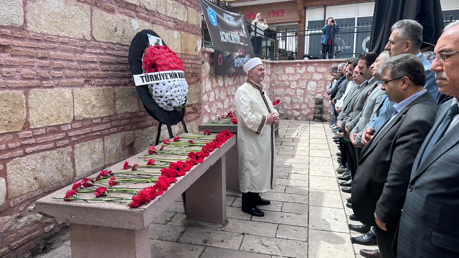 Vefat Eden Eğitimci Ve Öğrenciler Anıldı (2)