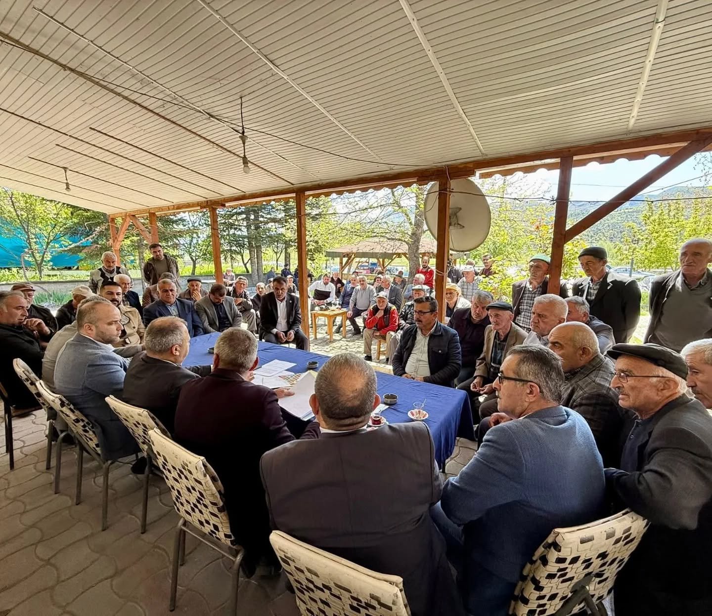 Miietvekili Uluay Akbük'te vatandaşı dinledi