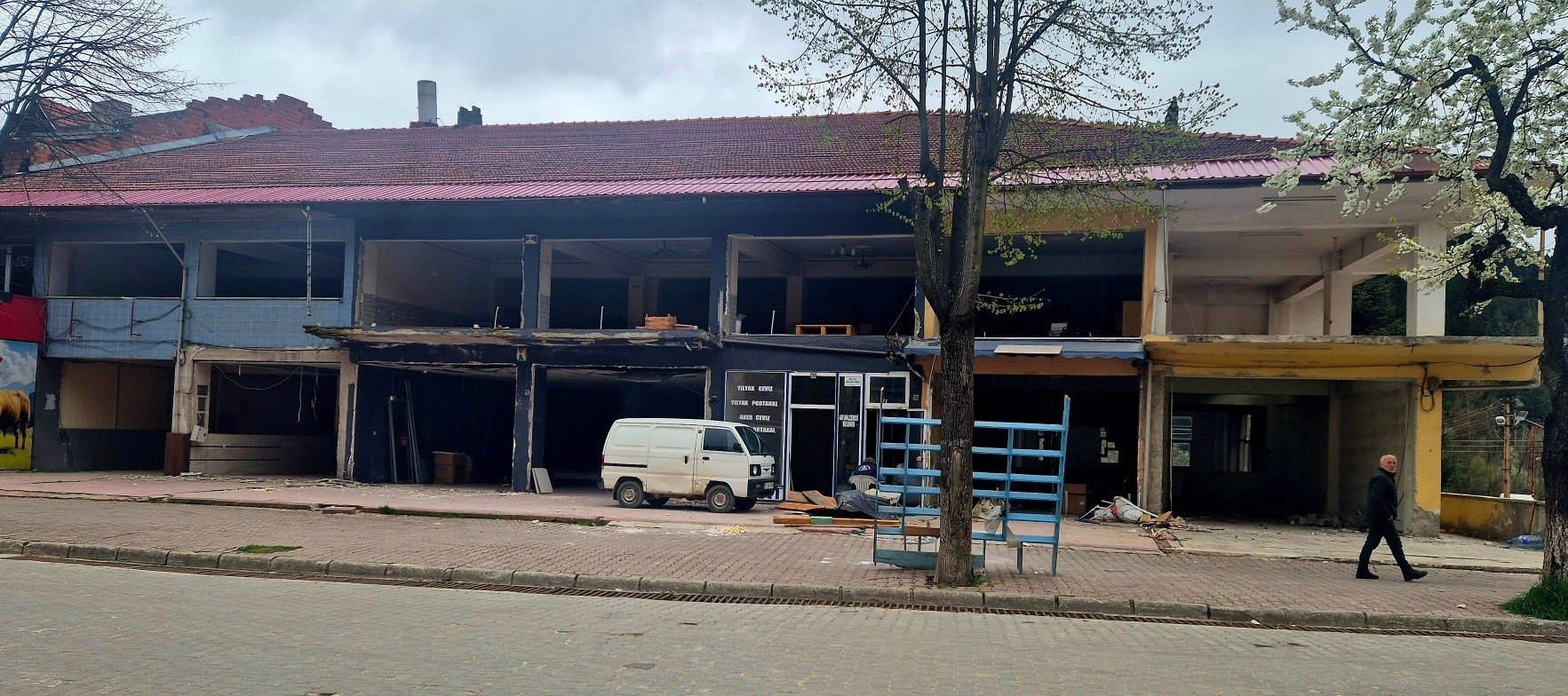Azdavay Is Merkezi Yıkılıyor (2)