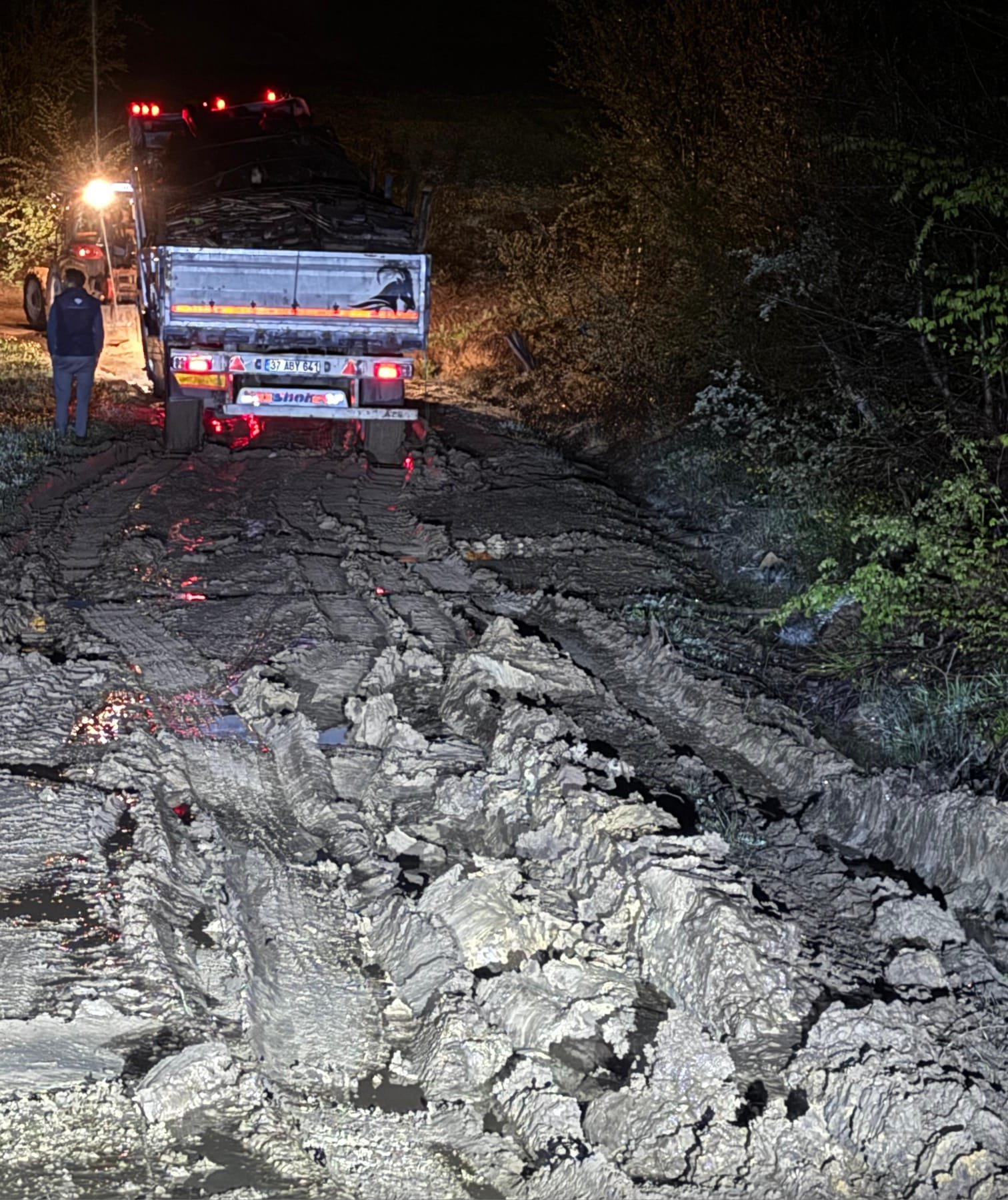 Cide Grup Yolu Pes Dedirtti (1)