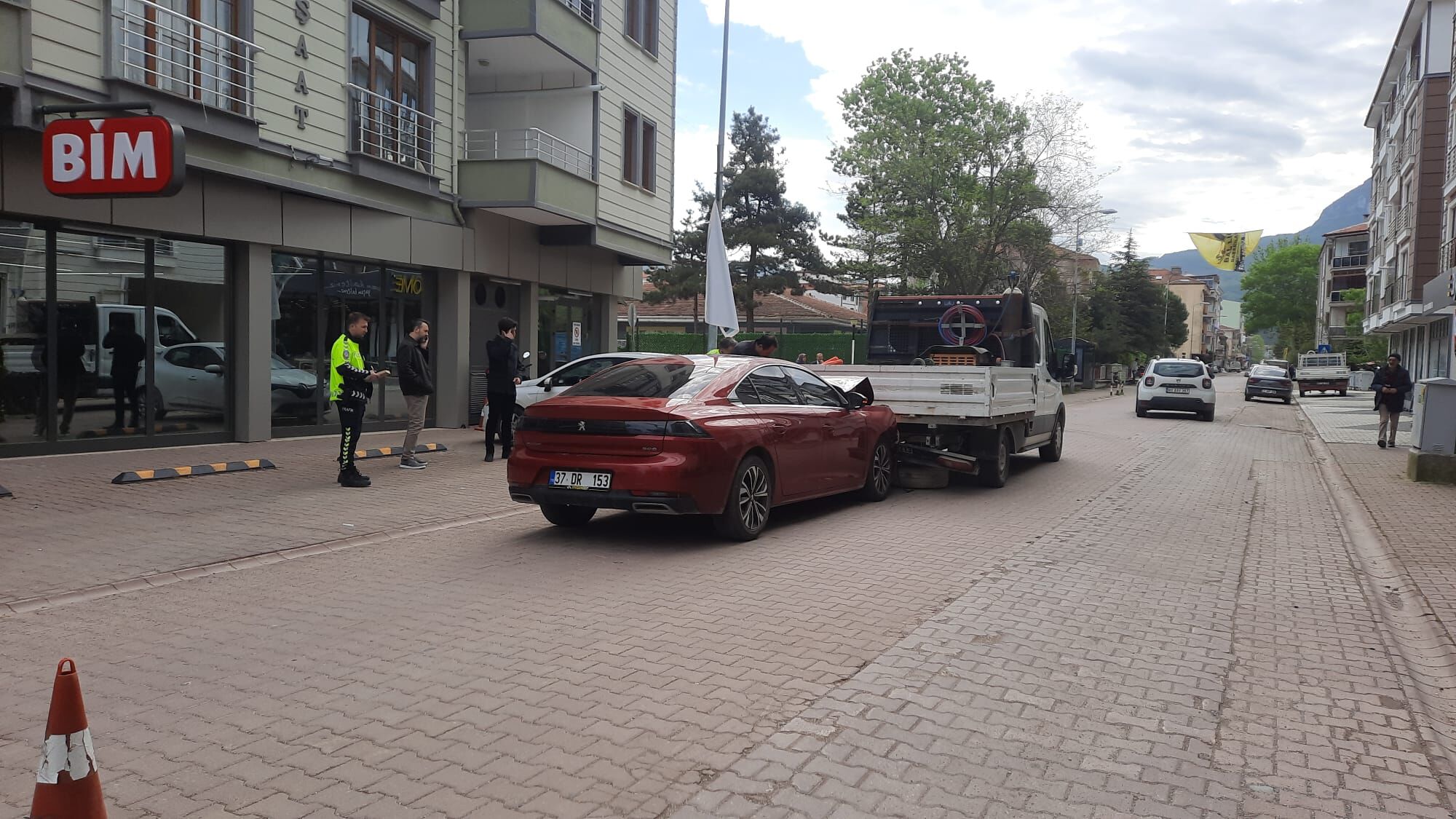 Cide’de Okul Yolunda Korkutan Kaza (2)