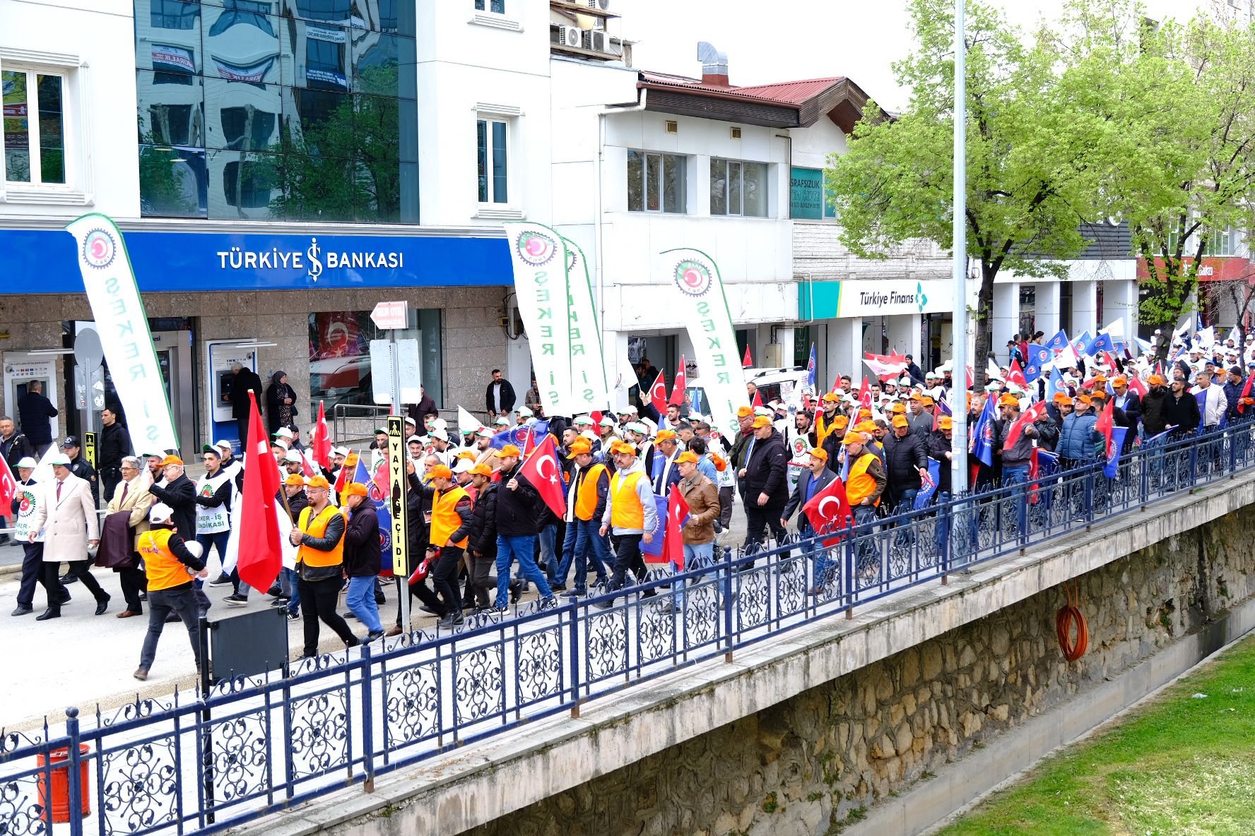 Emekçiler Cumhuriyet Meydanı’nı Doldurdu (4)