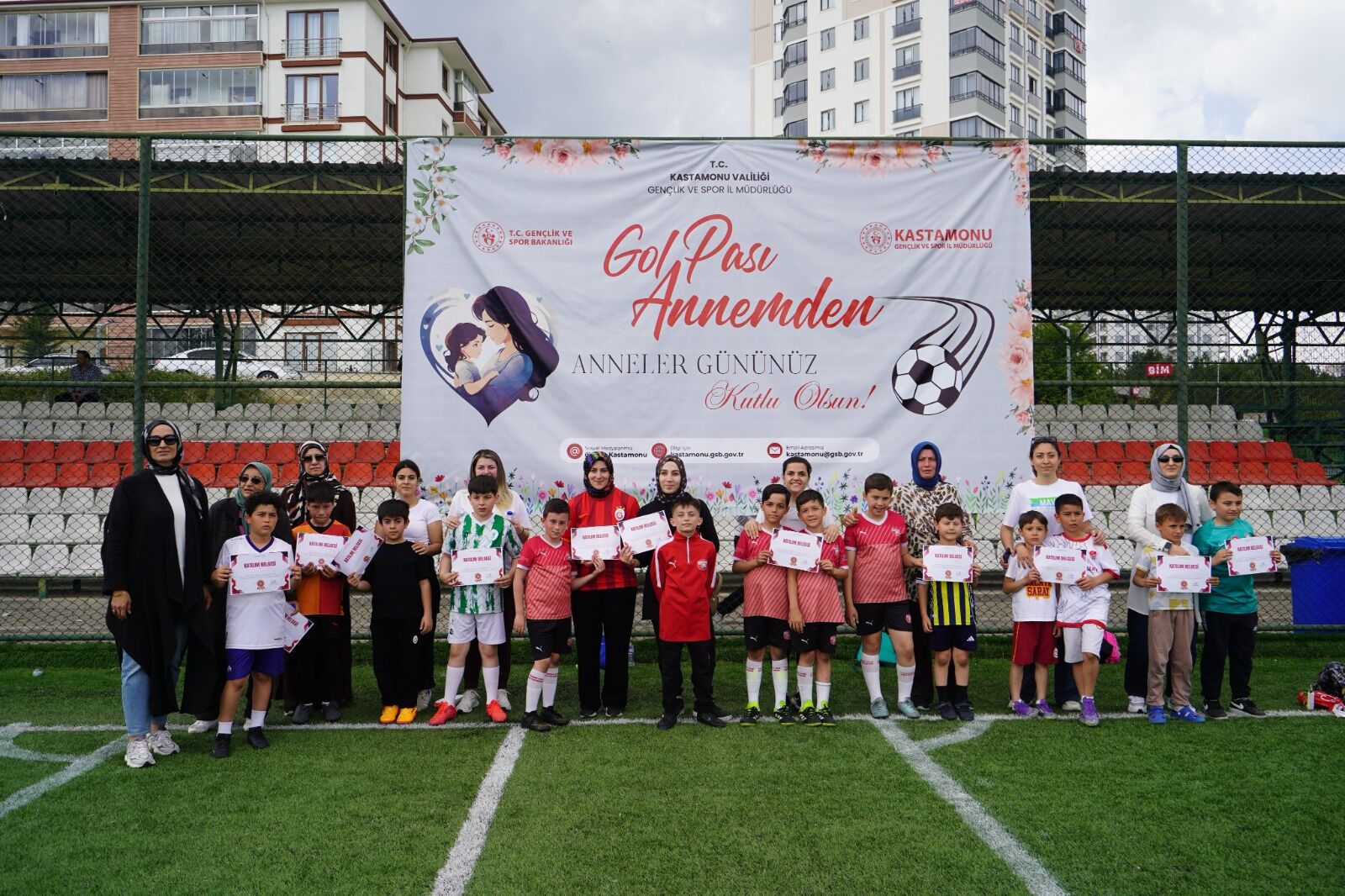 “Gol Pası Annemden” Renkli Görüntülere Sahne Oldu (2)