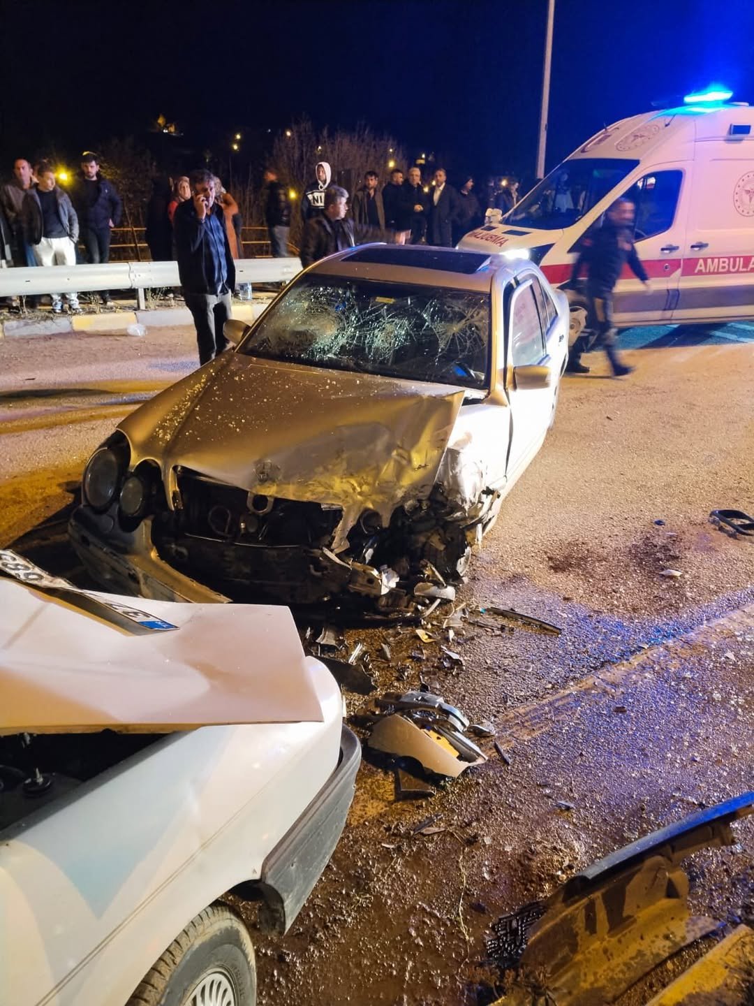 Karabukte Kastamonu Plakalı Arac Kazaya Karıstı 8 Yaralı (2)