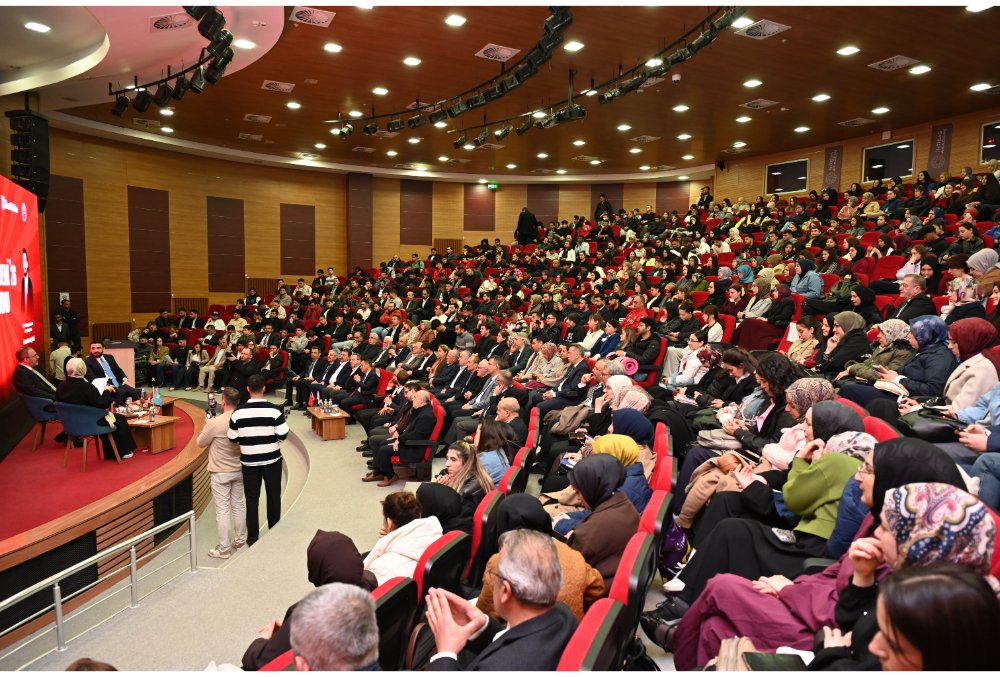 Kastamonu Üniversitesi’nde “İhtisas Akademi’26” Programı Düzenlendi (1)