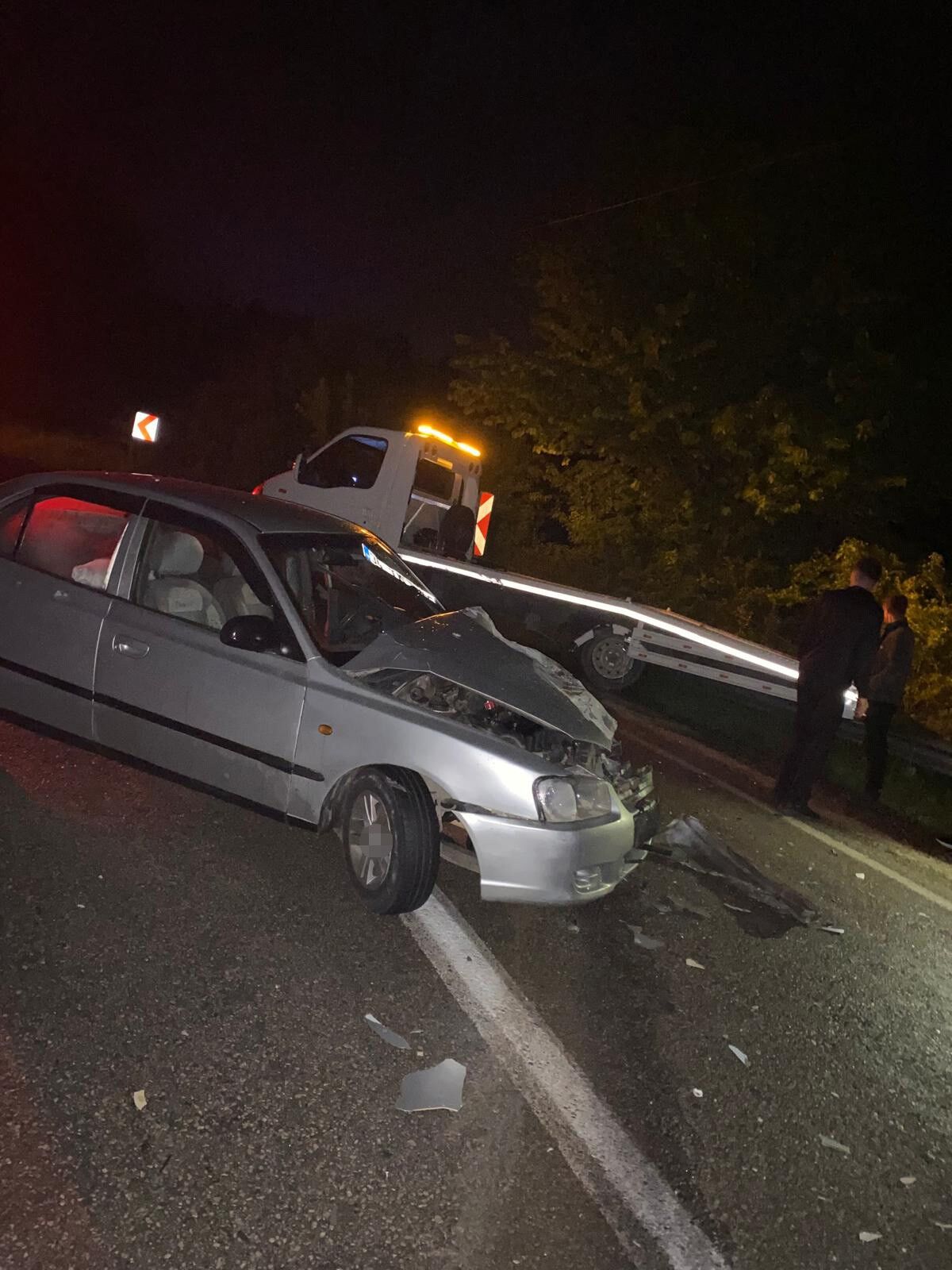 Kastamonu'da Çekiciye Otomobil Çarptı (1)
