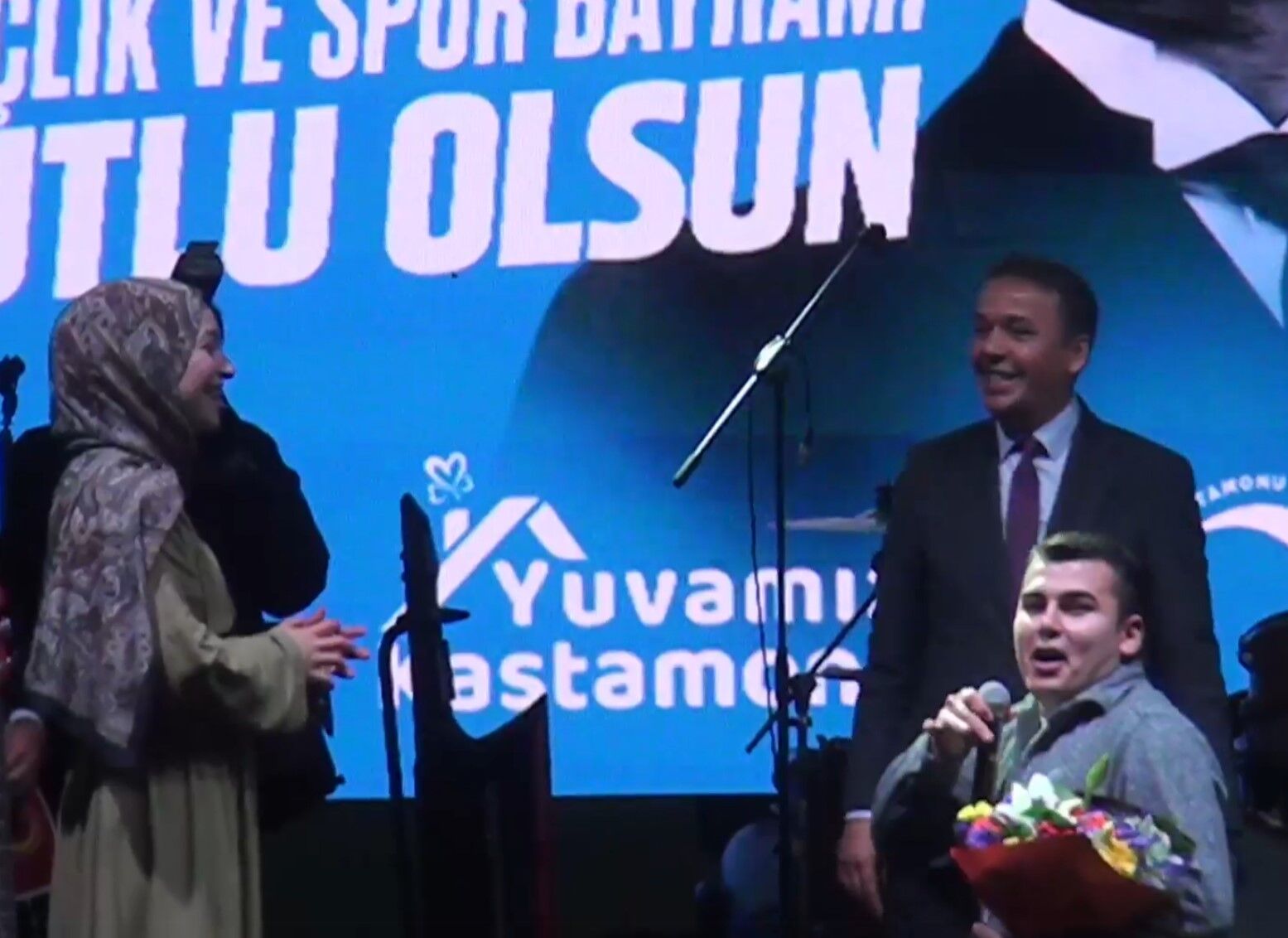 Kastamonu'da Emre Fel Konseri Öncesi Büyük Sürpriz! (1)
