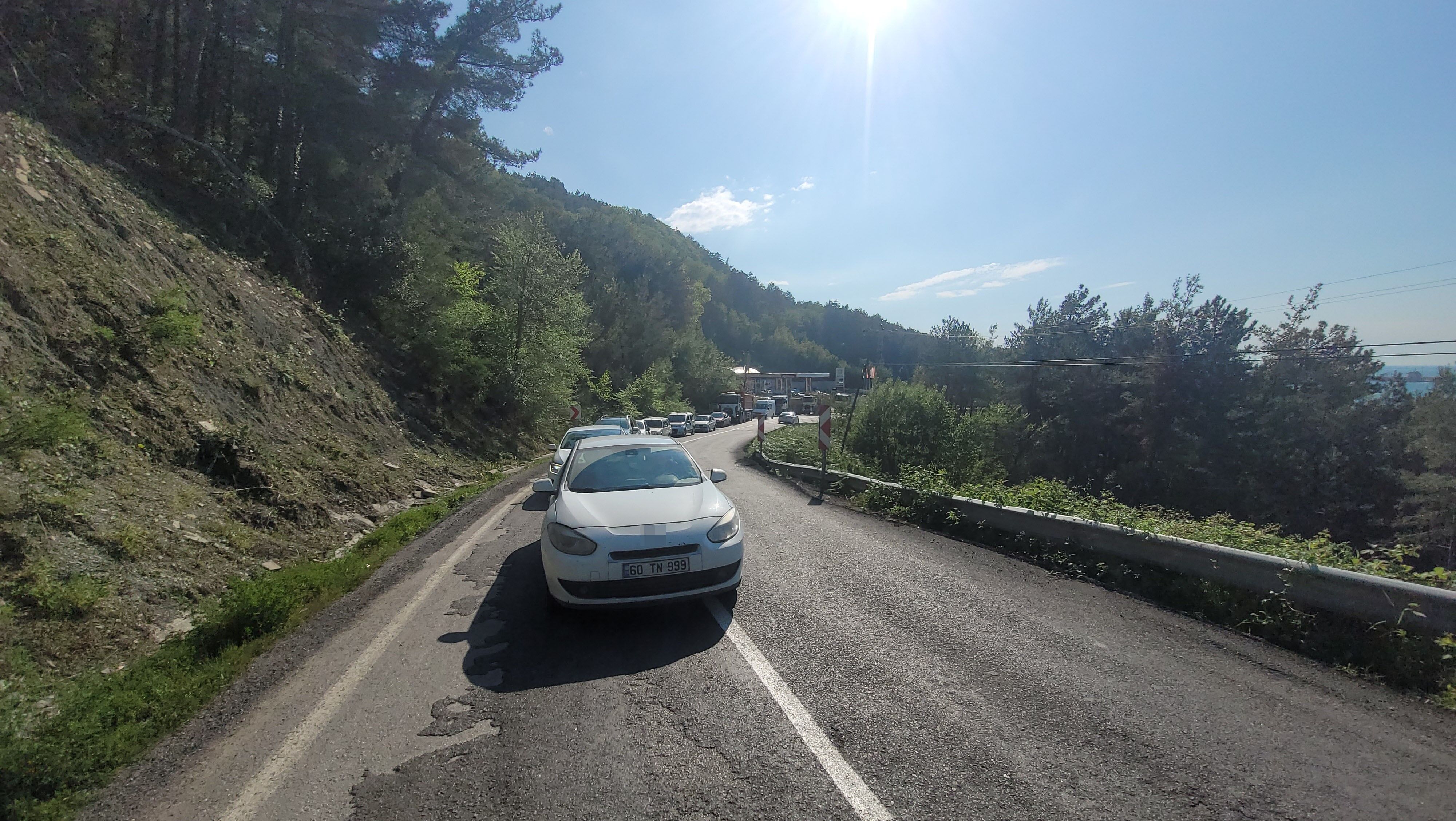 Kastamonu’da Heyelan Yolu Ulaşıma Kapattı (2)