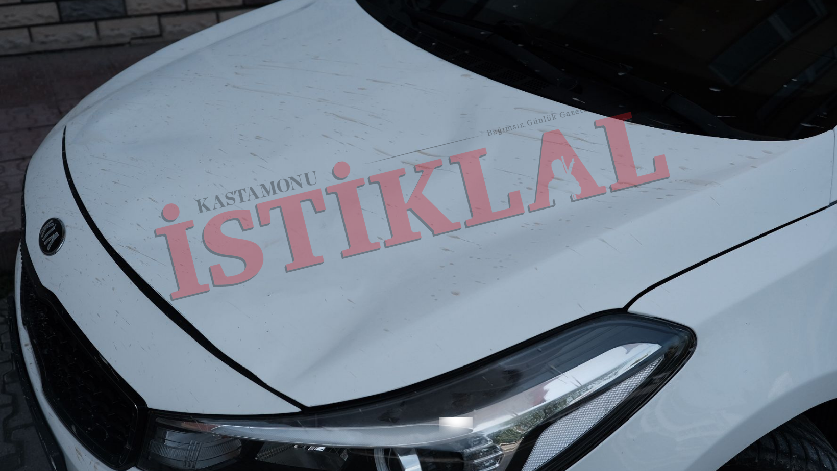 Kastamonu’da Şüpheli Olay İkinci Kattan Otomobilin Üstüne Düştü! (1)