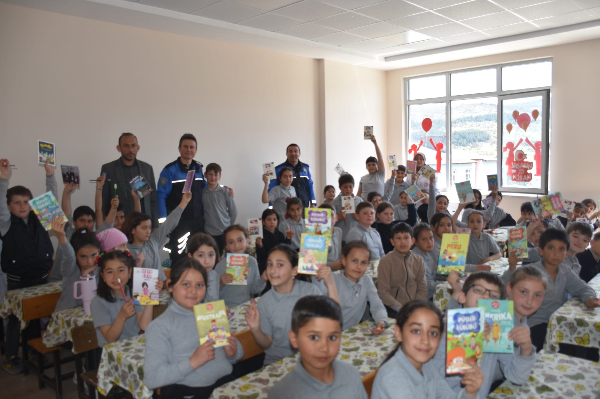 Öğrencilere Hem Eğitim Hem Hediye! (3)