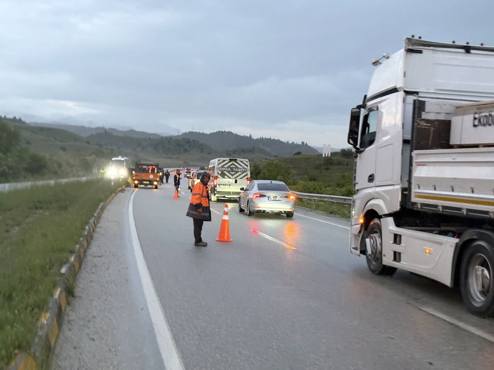 Tekeri Kopan Arac Refuja Carptı (3)