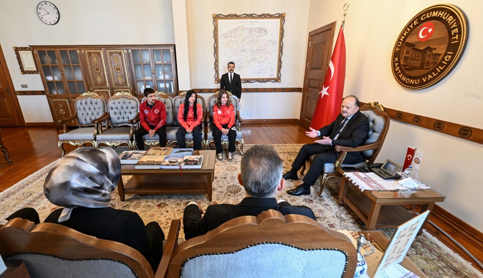 Vali Dallı, Gençlik Haftası’nda Genç Sporcuları Ağırladı (3)
