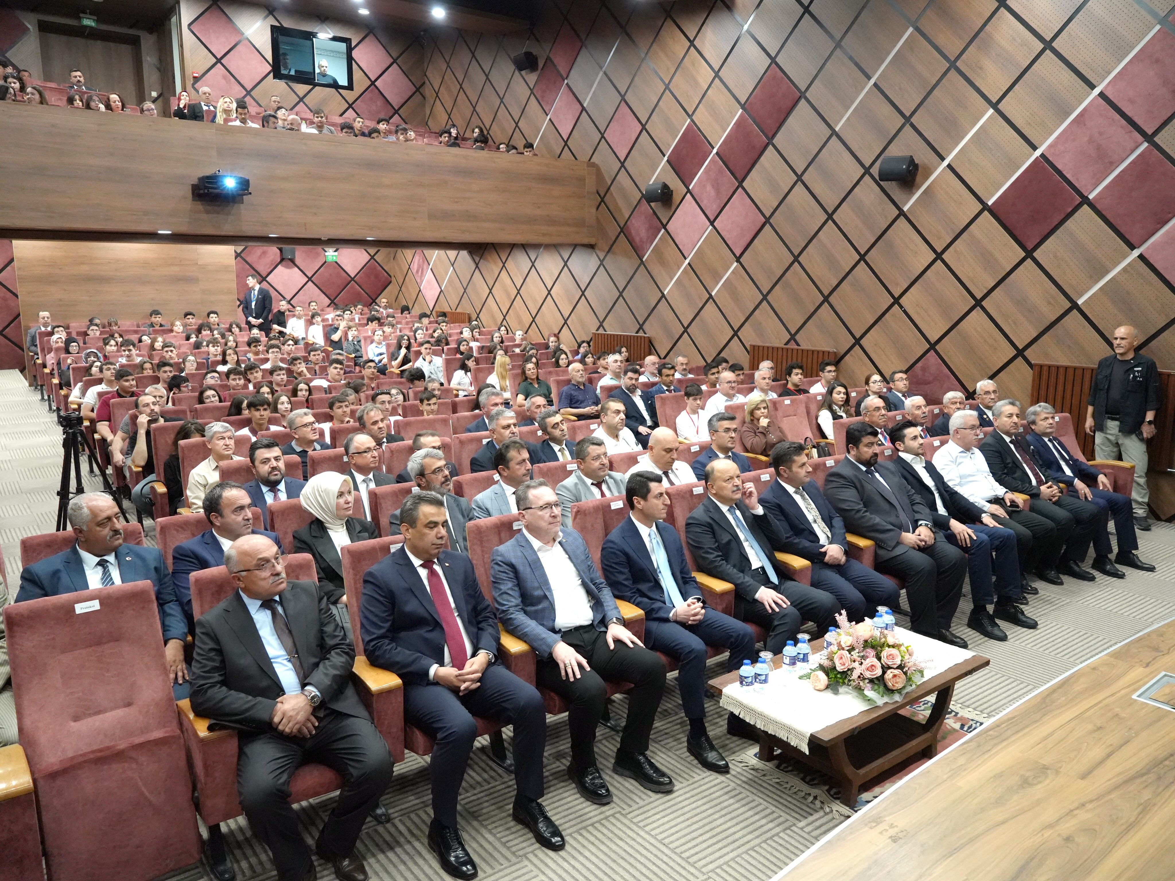 Bakan Yardımcısı Macit, Kastamonu’da Girişimcilik Zirvesine Katıldı (3)