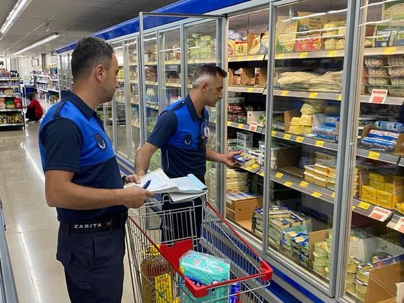 Belediye’den Marketlere Sıkı Denetim! (1)