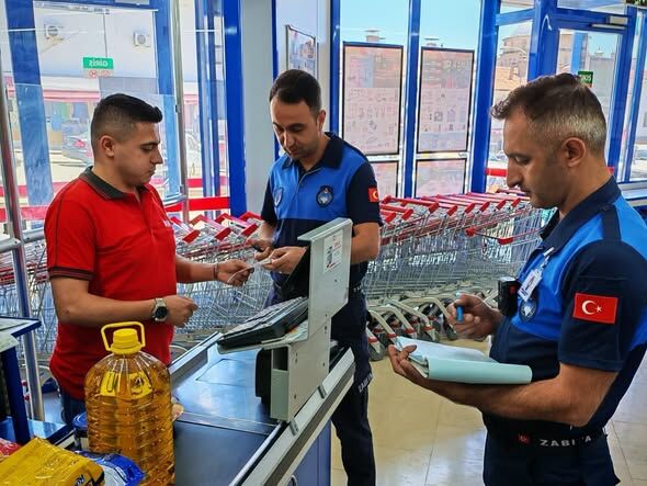 Belediye’den Marketlere Sıkı Denetim! (3)