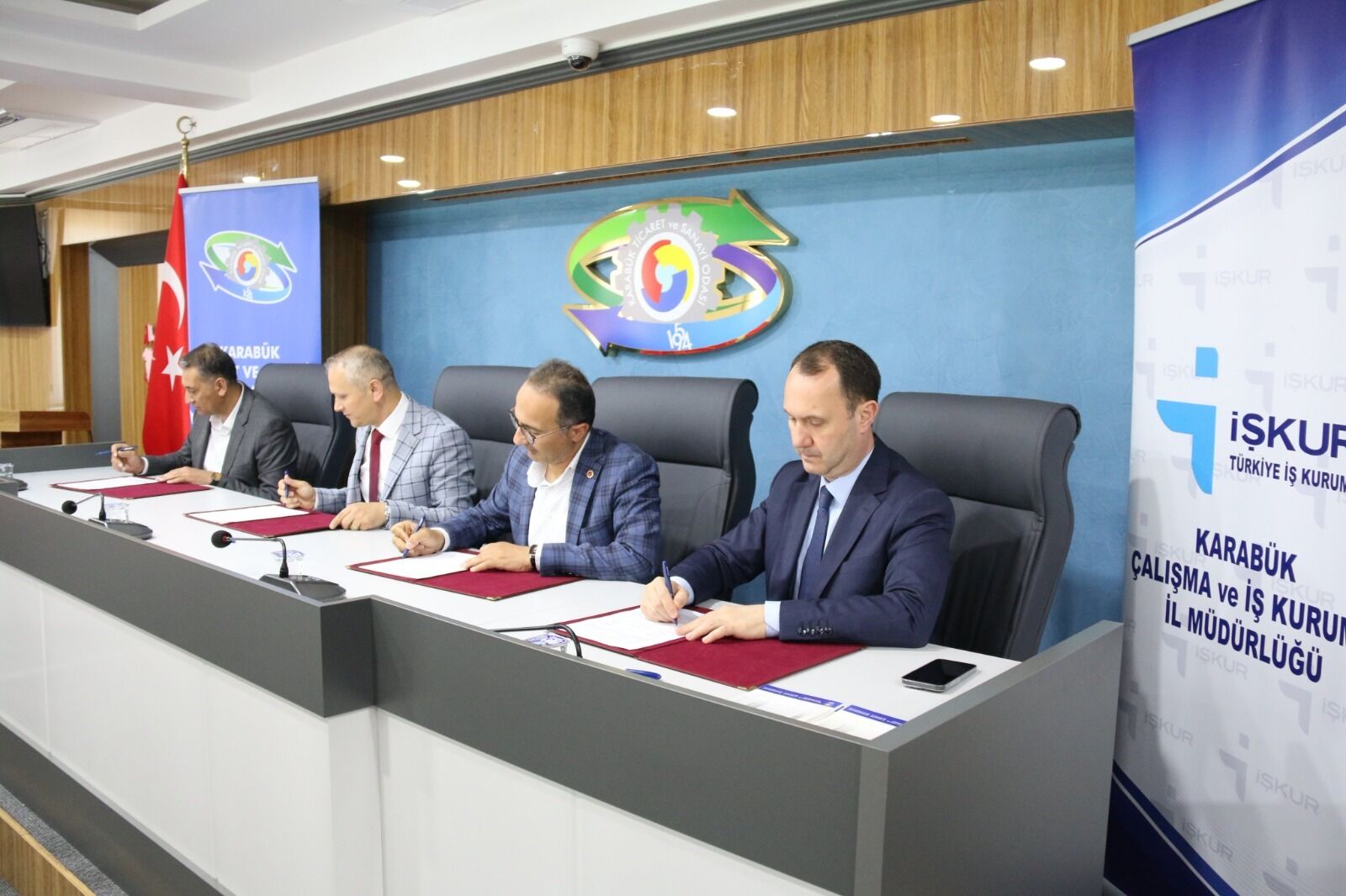 Giderler İşkur'dan Istihdam Bi̇m'den 1
