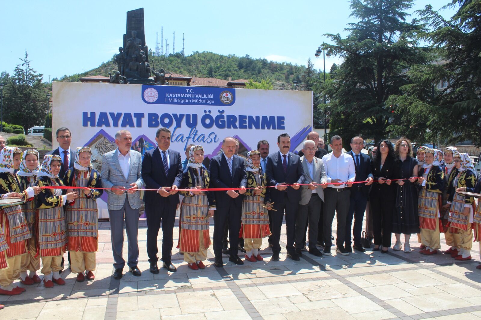 Hayat Boyu Öğrenme Haftası İl Sergisi Açıldı (1)