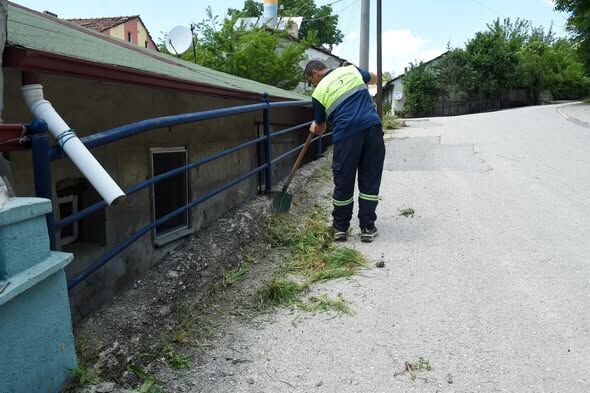 Kastamonu Belediyesi’nden Mahallelerde Temizlik, Yeşil Alan Ve Altyapı Çalışması (3)