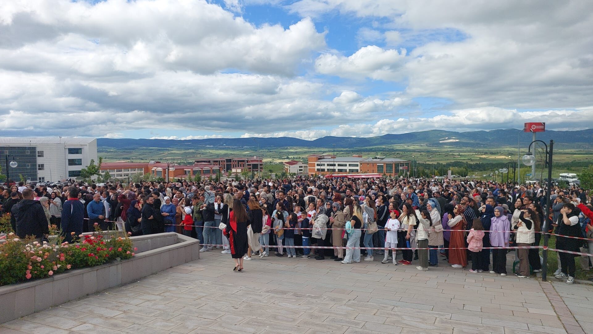 Kastamonu'da Gökyüzü Kırmızı Beyaza Büründü (1)