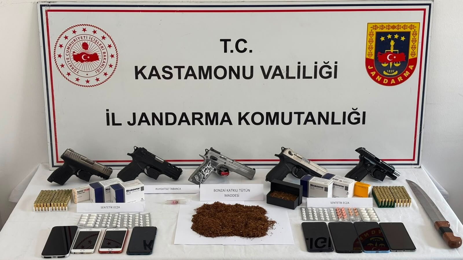 Kastamonu'da 'Narko Kaplan' Ile Operasyon 9 Gözaltı
