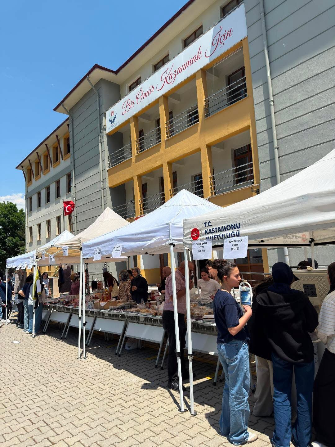 Kastamonu’da Öğrenciler Afrika Için Kermes Kurdu (2)