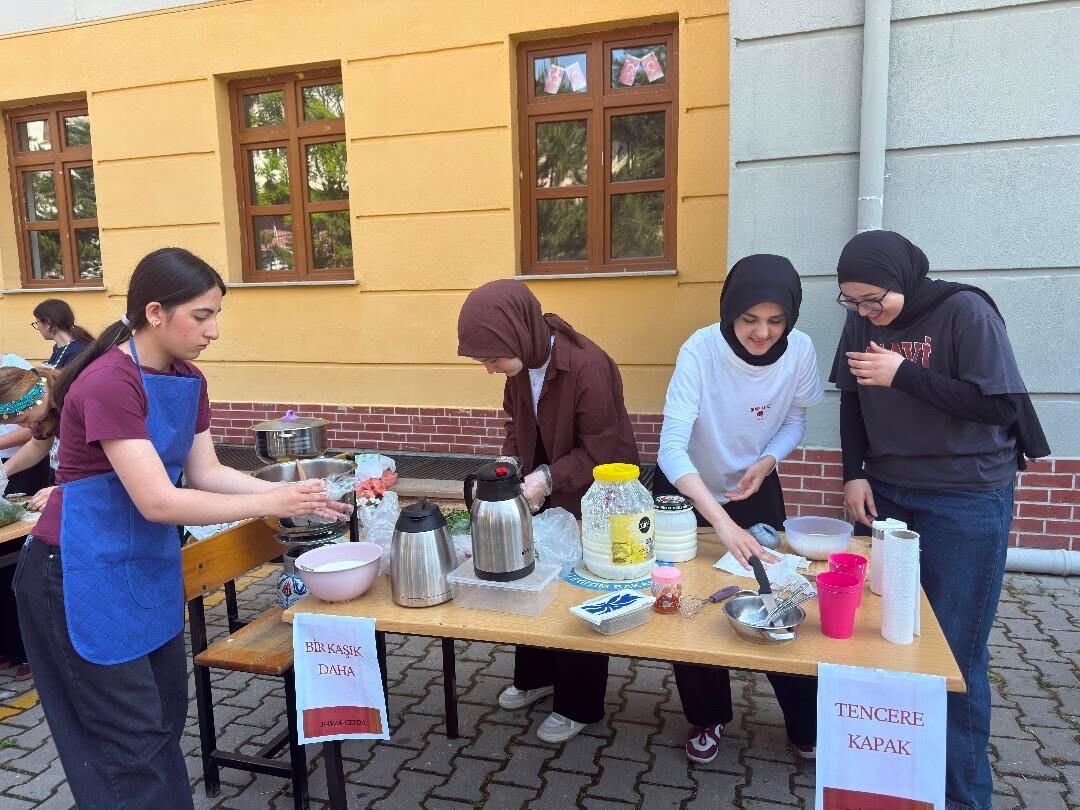 Kastamonu’da Öğrenciler Afrika Için Kermes Kurdu (5)