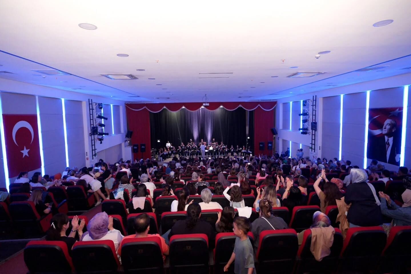 Kastamonu'da Ritim Konseri Ilgiyle Karşılandı (2)