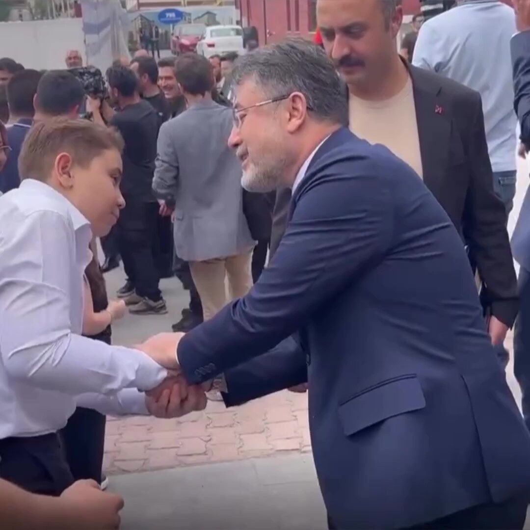 Kastamonulu Bakan Ile Bir Miniğin Sohbeti Yüzleri Gülümsetti Frame At 0M3S