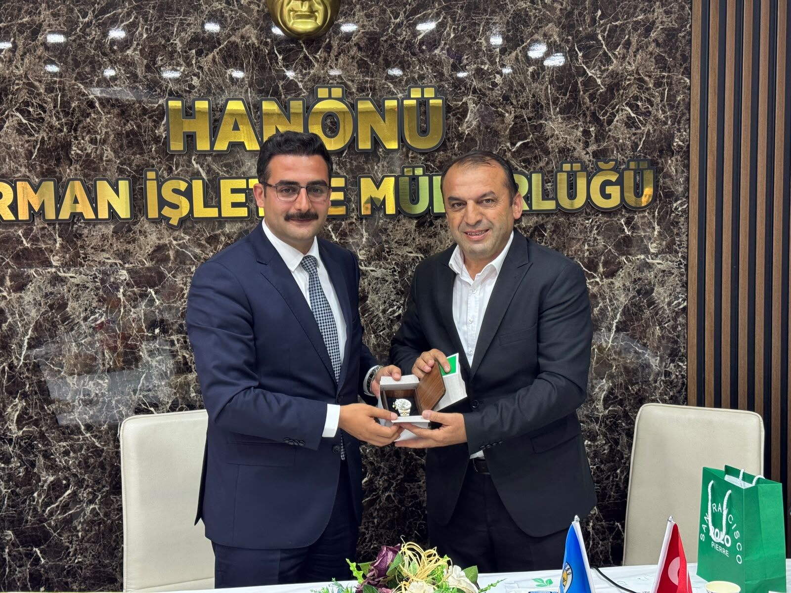 Kaymakam Emre Oktay’a Fahri Hemşerilik Beratı Verildi (1)