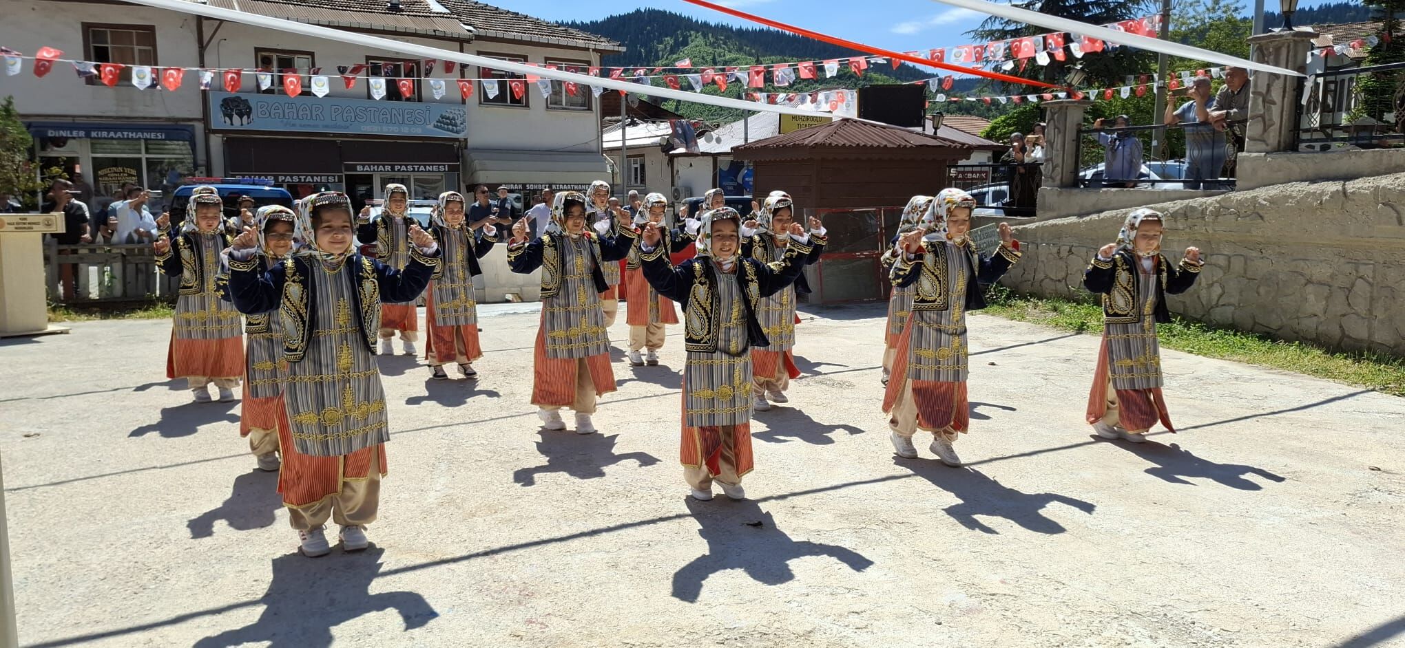 Küre’de El Emeği, Mehter Ve Halk Oyunlarıyla Buluştu (6)
