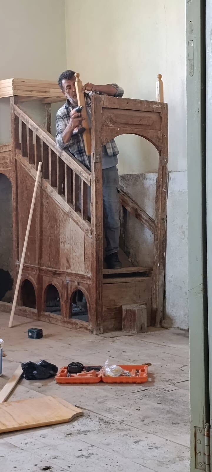 Tarihi Mescit Ayaga Kaldırıldı (4)