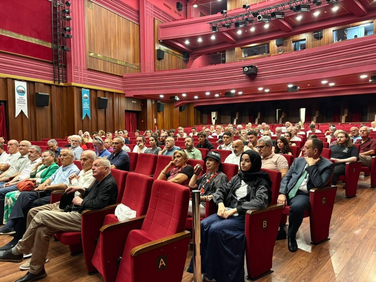 "Ahşabın Cazibesi" belgeseline Bursa’da yoğun ilgi