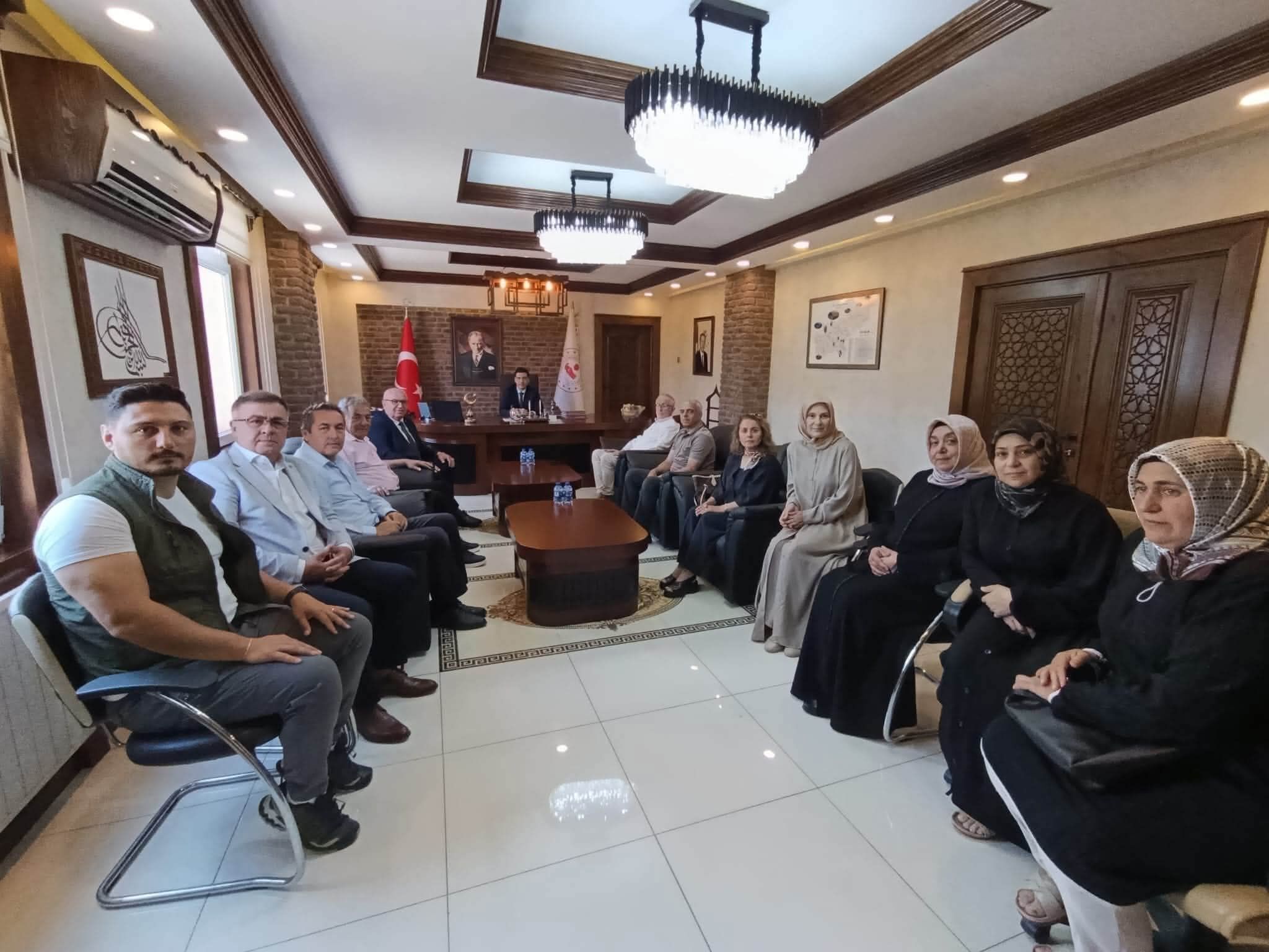 Ak Parti Cide Teşkilatından Kaymakam Furkan Atalık'a Ziyareti (1)