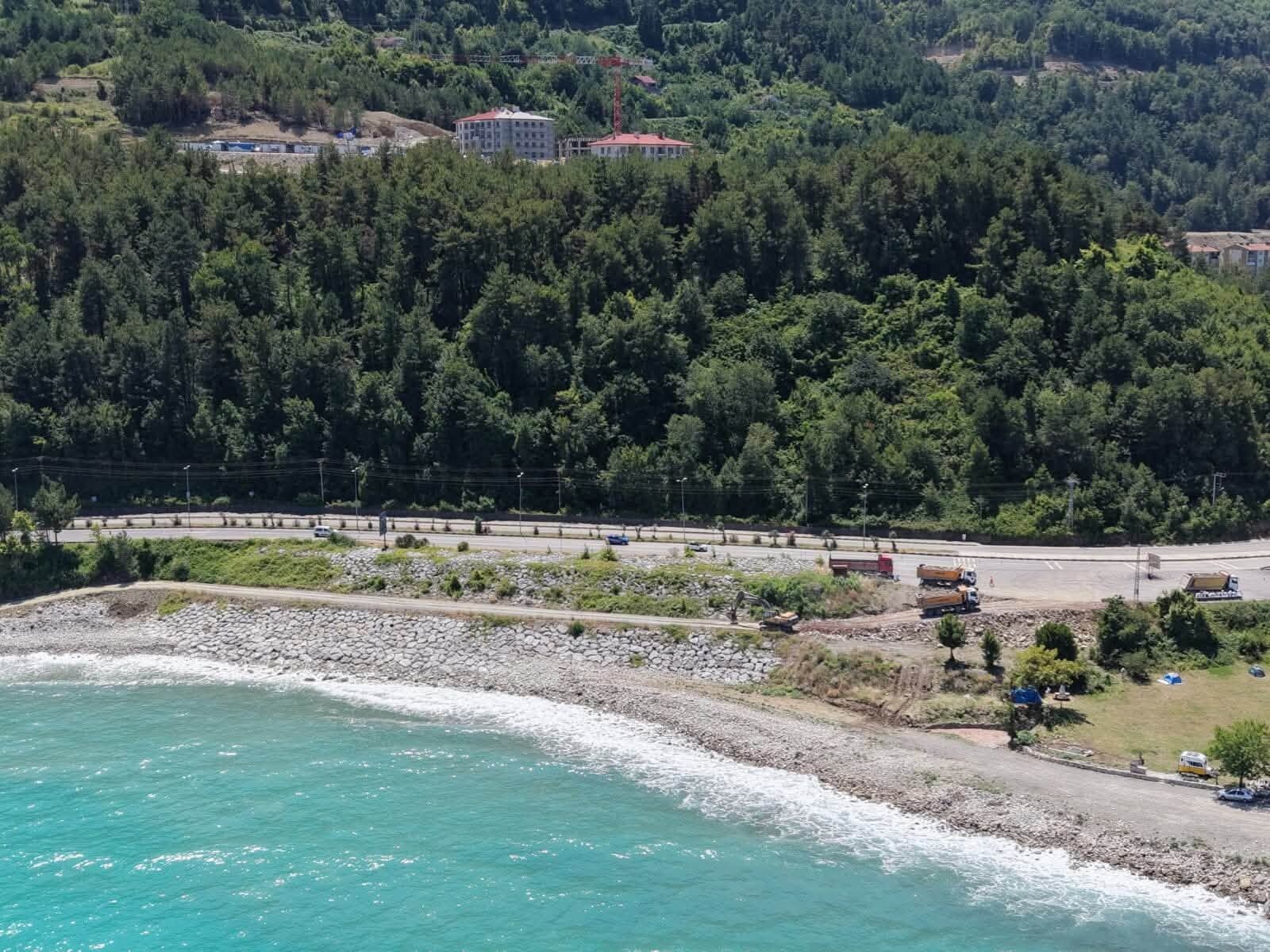 Çatalzeytin Sahilinde Güçlendirme Mesaisi Deniz Tahribatları Onarılıyor (2)