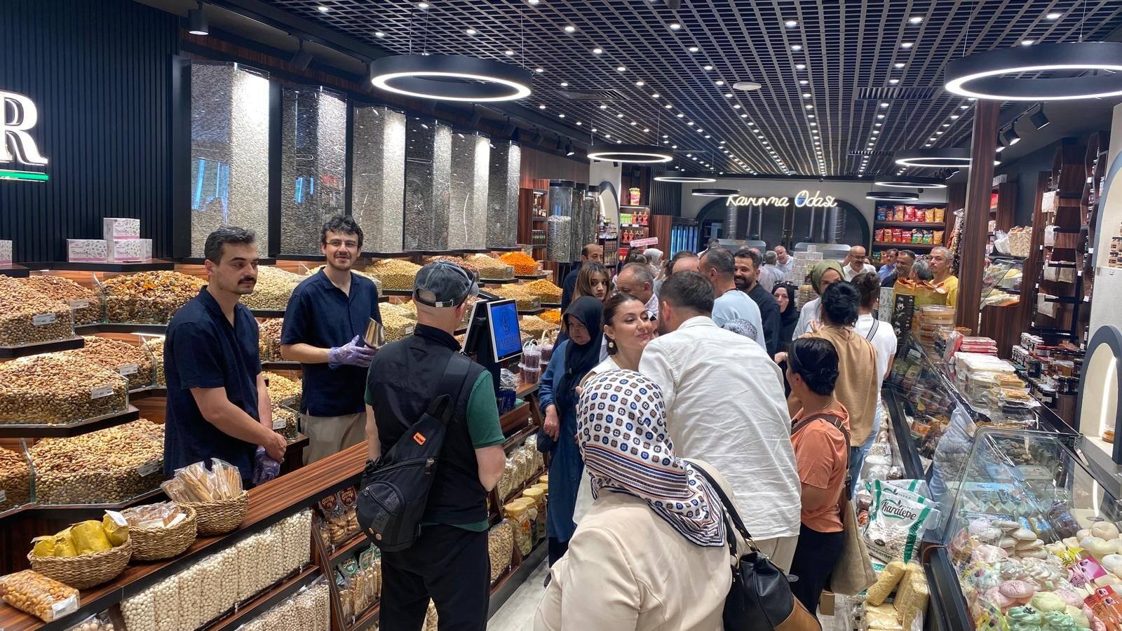Çengeller Kuruyemişçisi İkinci Şubesini Dualarla Hizmete Açtı (2)