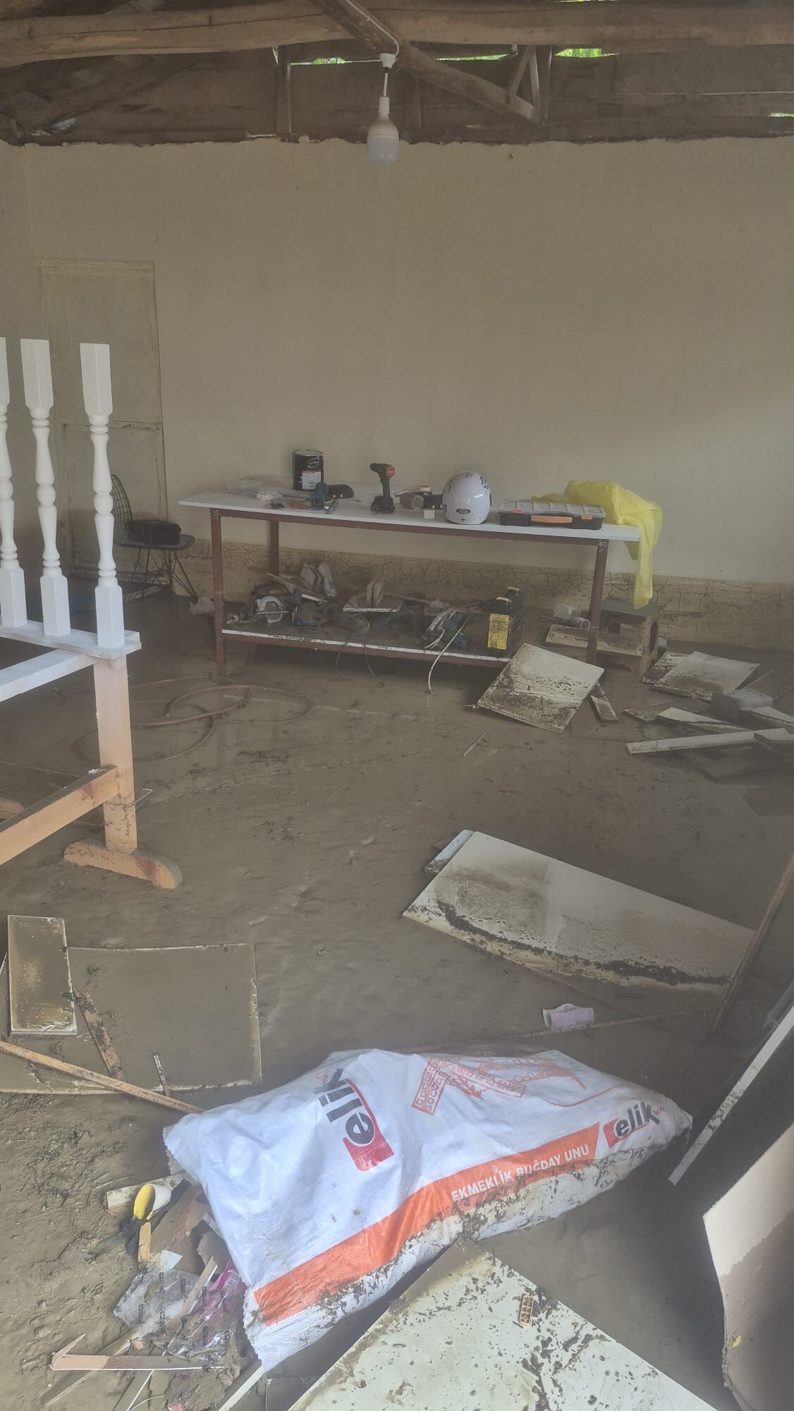 Cide'de Sel Mağduru Esnaf Yaşadıklarını Anlattı Emek Verdiğim Işler Çöp Oldu (1)