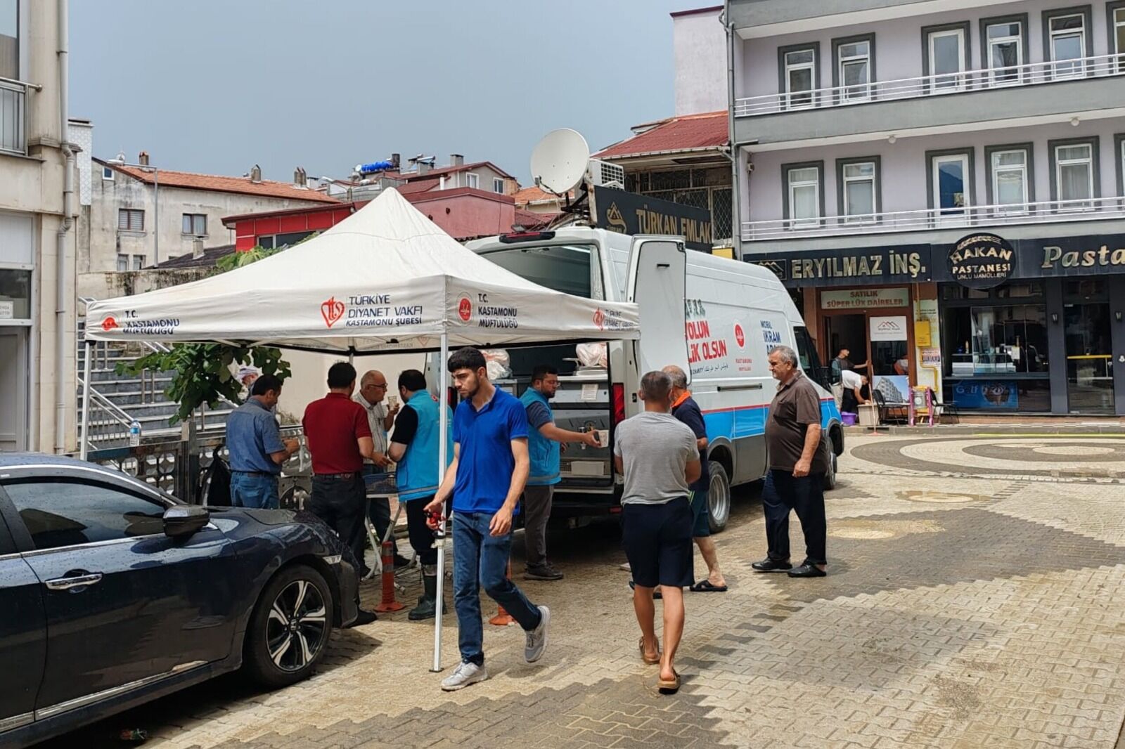 Cide'deki Selzedelere Destek Gelmeye Devam Ediyor (1)
