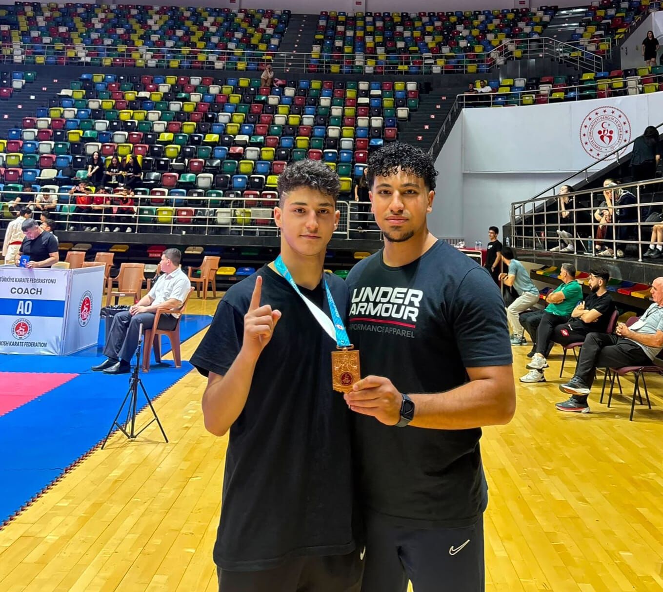 Cideli Rüzgar, Karate Pistinde Esti (2)