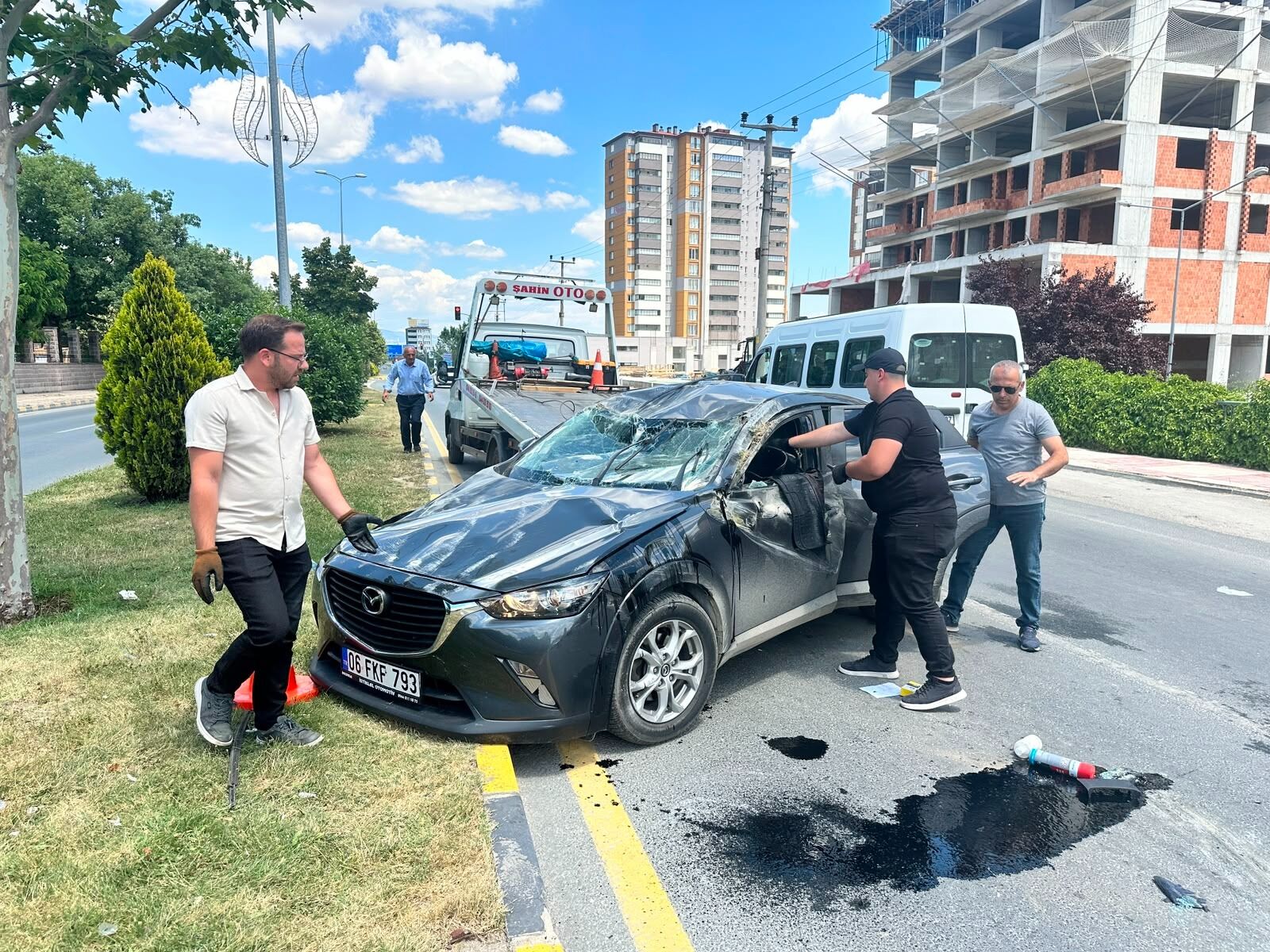 Direksiyon Hakimiyetini Kaybetti, Otomobil Takla Attı 1