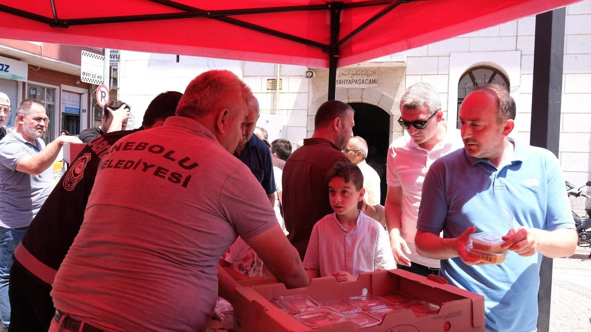 İnebolu’da Aşure Günü Binlerce Kişi Bir Araya Geldi (2)