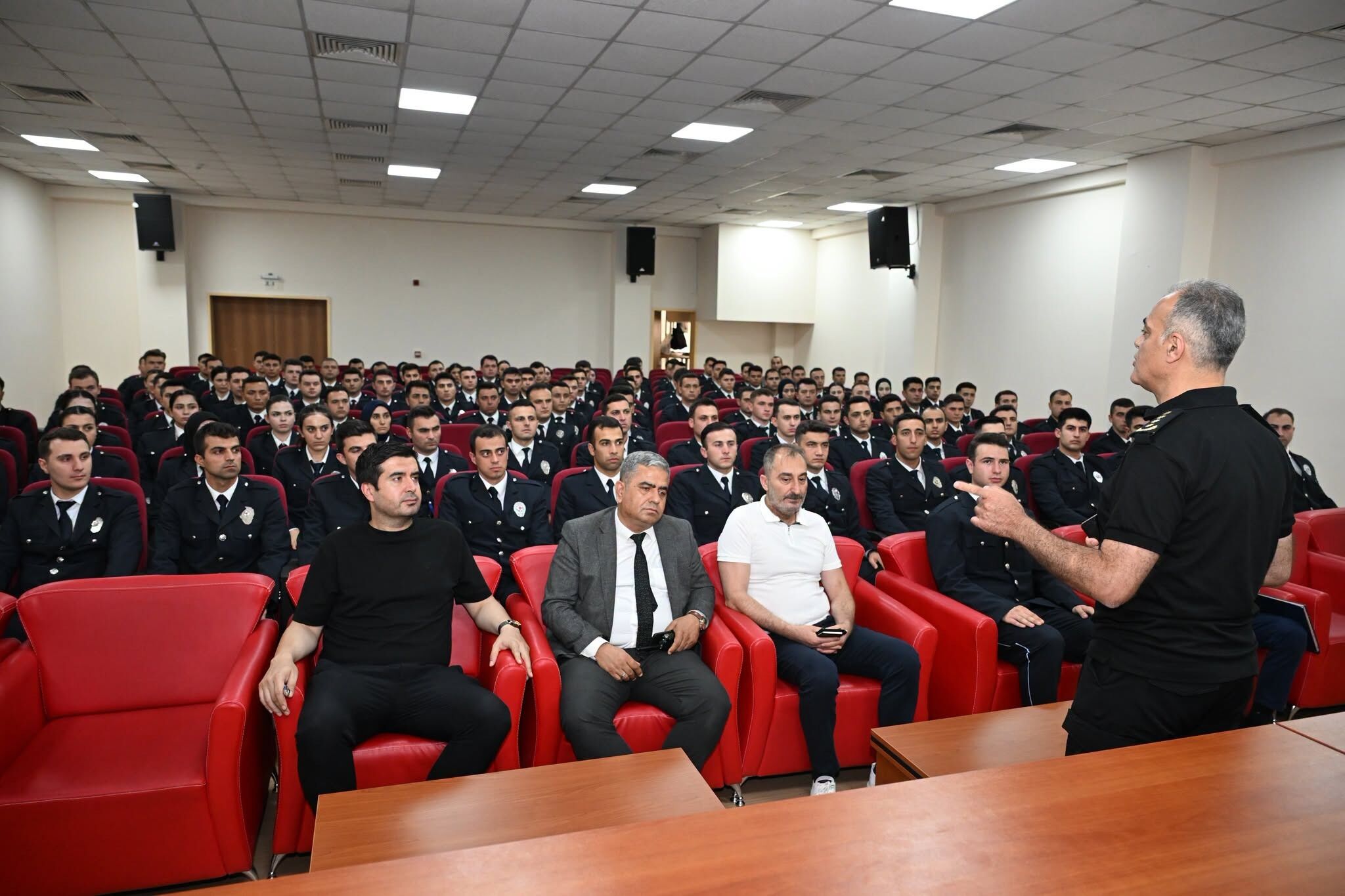 Kastamonu Emniyet Müdürü Tamer Taş Genç Polislerle Buluştu (1)