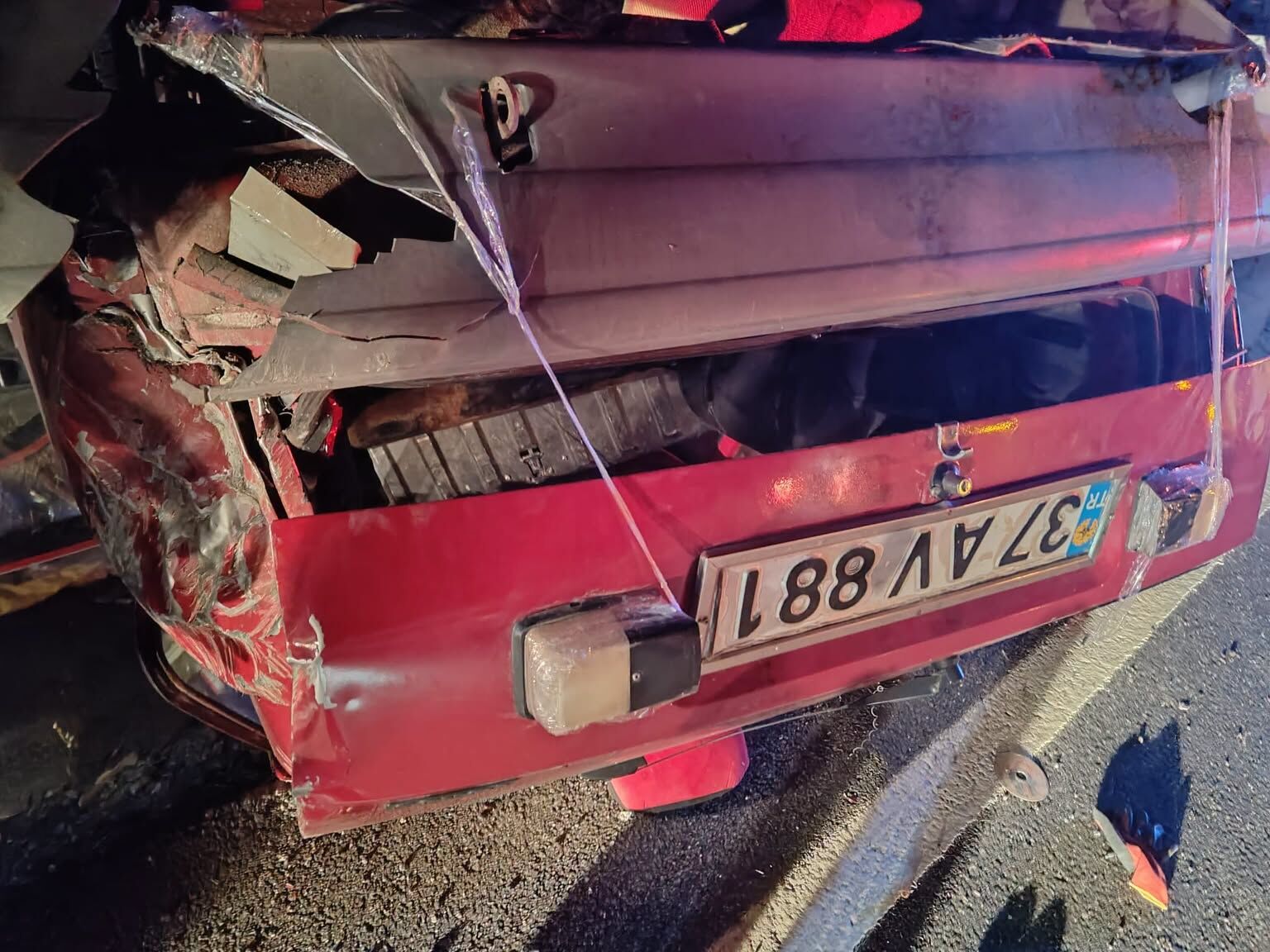 Kastamonu Plakalı Arac Susurlukta Kaza Yaptı 5 Yaralı (1)