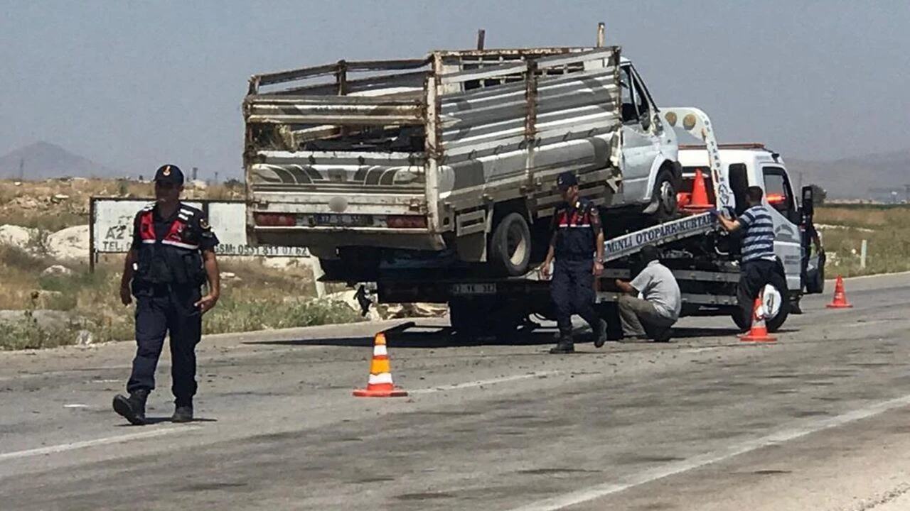 Kastamonu Plakalı Kamyonet Kaza Yaptı Konya 3
