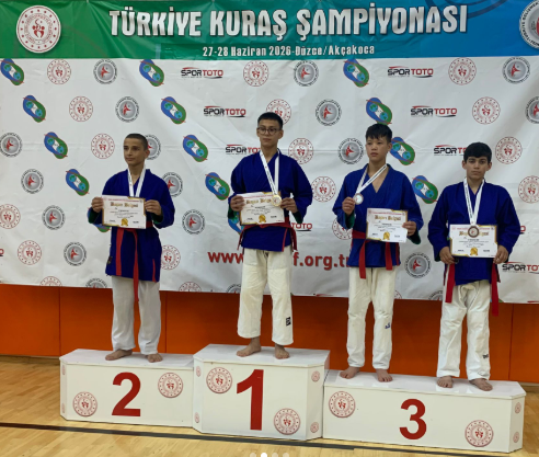 Kastamonu'nun Yıldızları Kürsüden Inmedi (4)