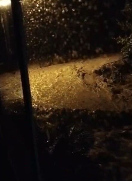 Sel Afetinin Yaşandığı Cide'de Derenin Taştığı Anlar Kamerada (3)