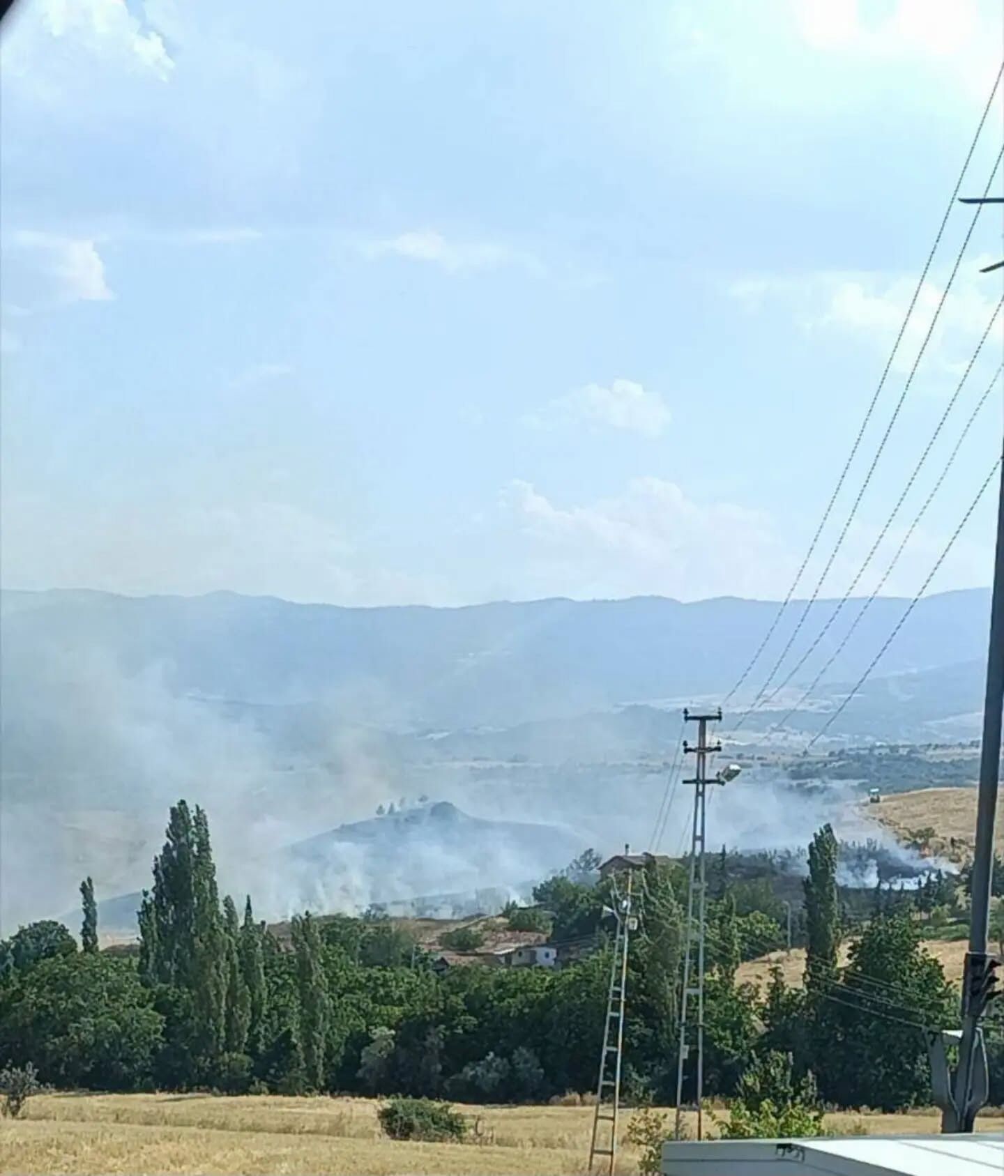 Tosya'da Yükselen Dumanlar Ekipler O Bölgeye Sevk Edildi