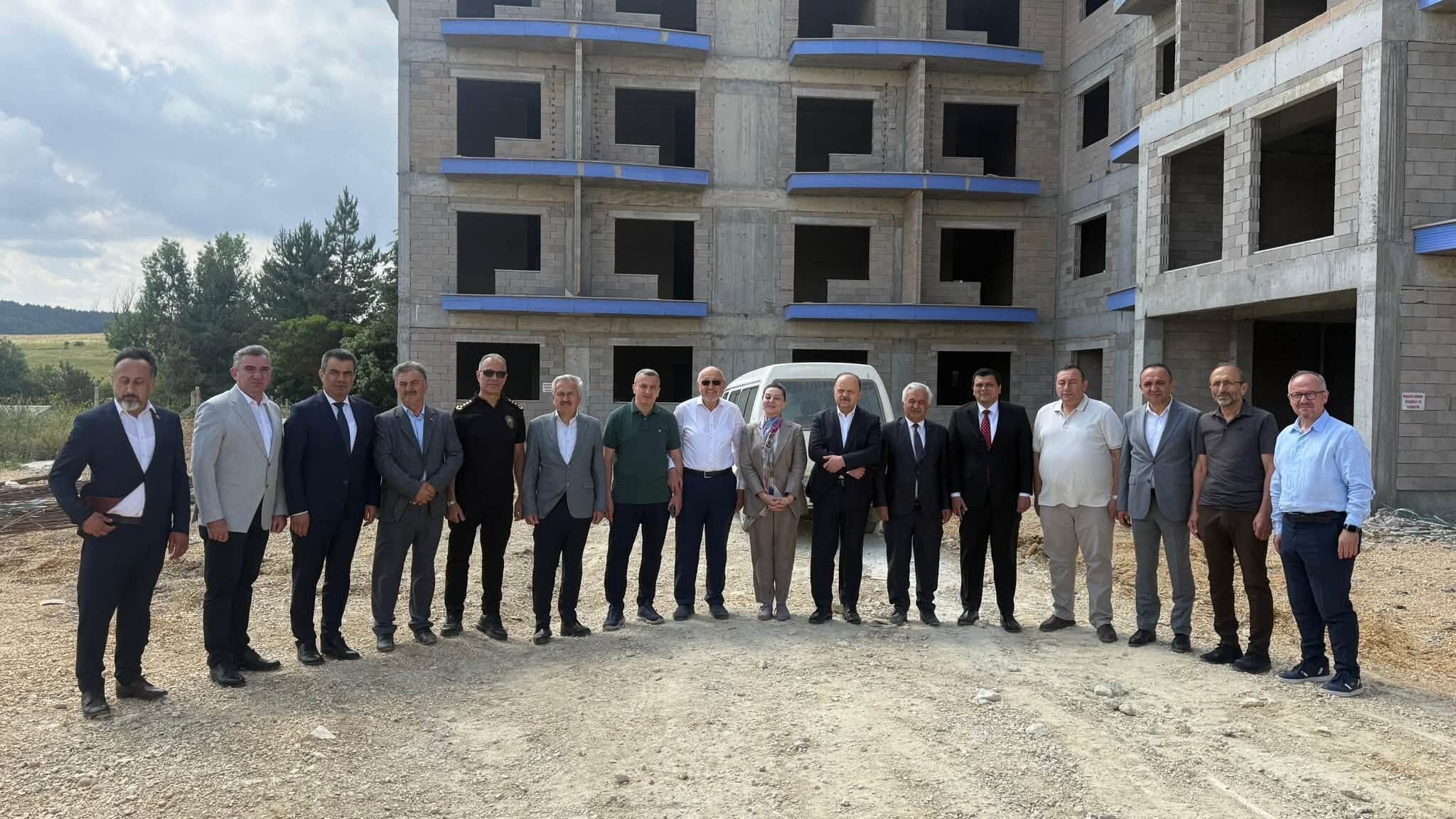 Vali Dallı Ve Milletvekili Ekmekci’den Seydiler’de Anlamlı Ziyaret (1)
