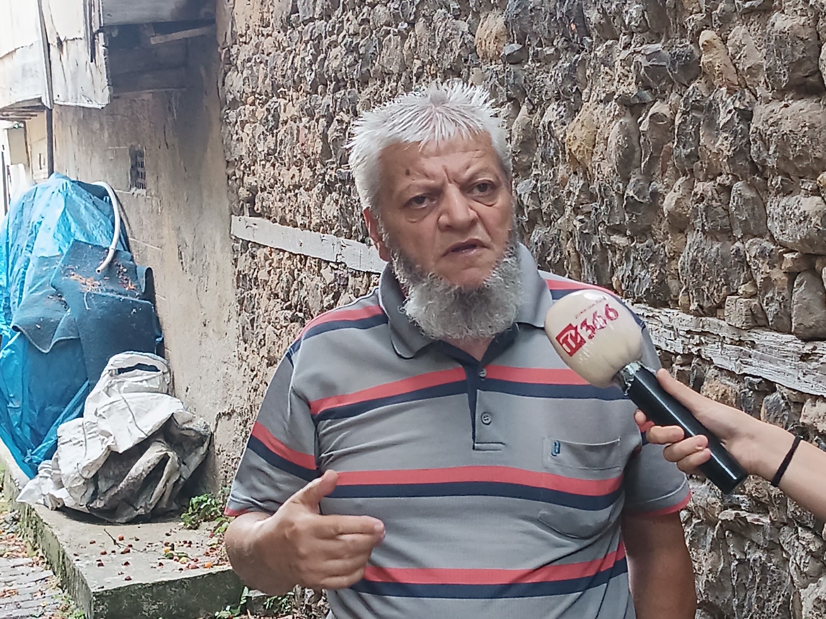 Acıklama Adam