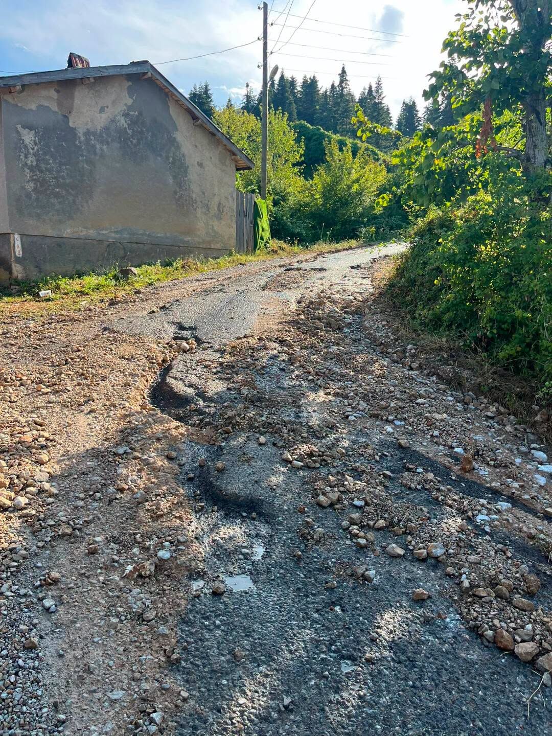 Bu Yol Yüzünden Köylerine Dönemiyorlar (1)